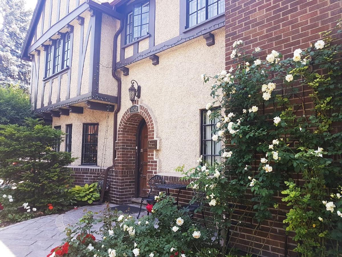 Ambassador B&B Ottawa Exterior photo